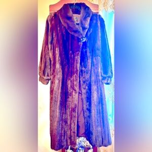 Mink coat for a lady. Size L. Color Rich Brown.